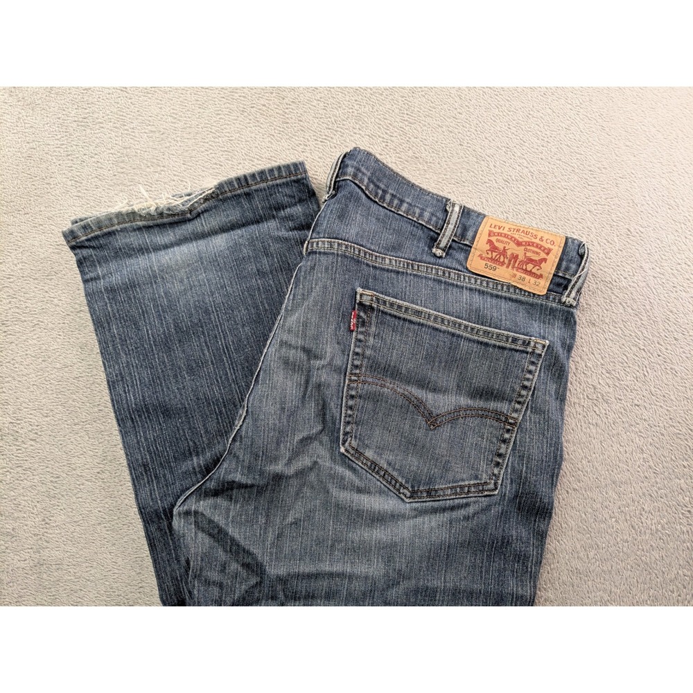 Levis 559 Relaxed Straight Jeans Mens 38x32 Medium Wash Blue Denim 00559-0242